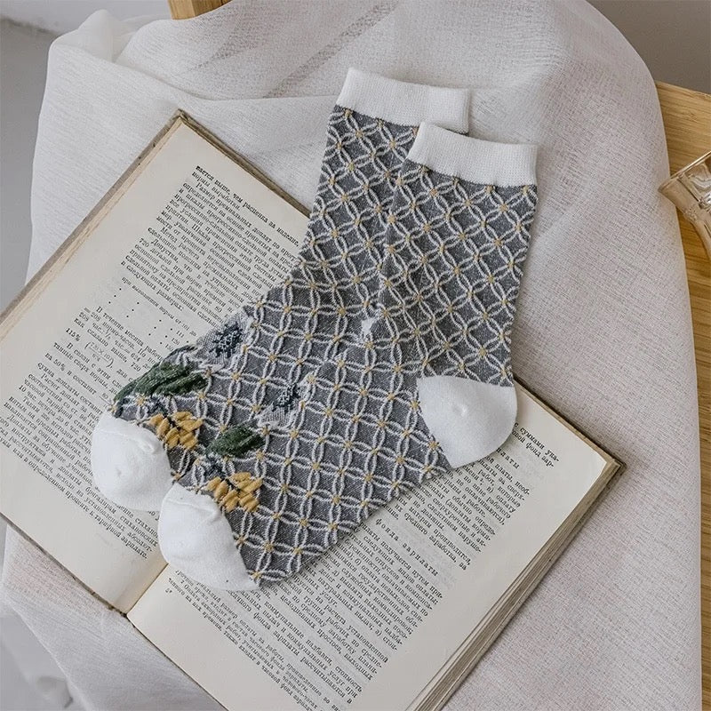 Retro - Macrame Knit Socks